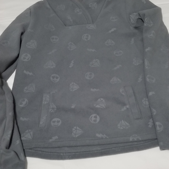 Sweatshirt - Picture 1 of 3